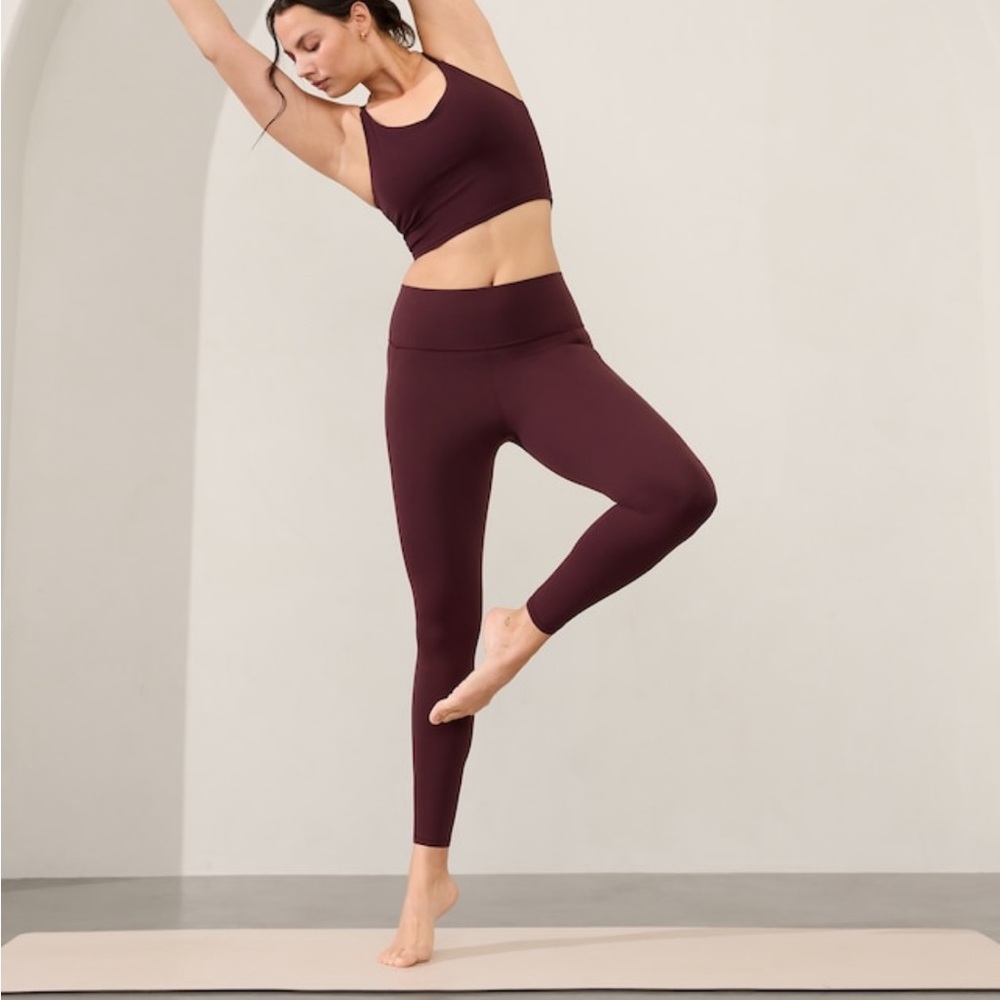 Athleta maroon Salutation Stash 7/8 tight. Size XS - Picture 1 of 6